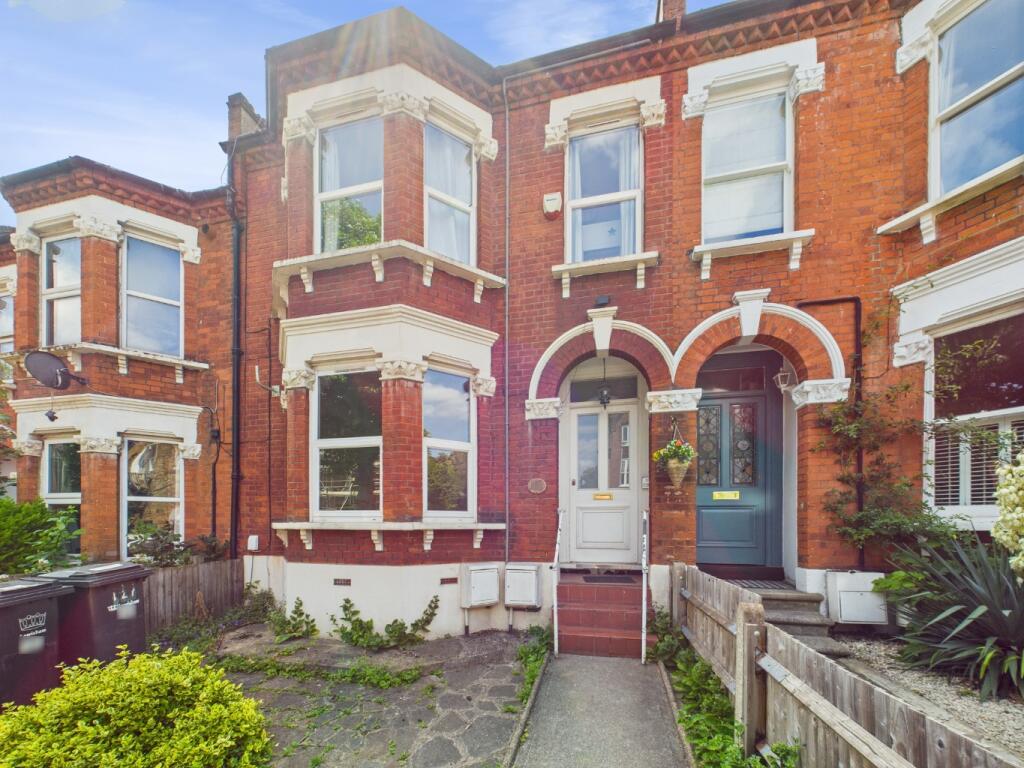 2-bed flat on 121 Newlands Park, London, Greater London, SE26, £400,000