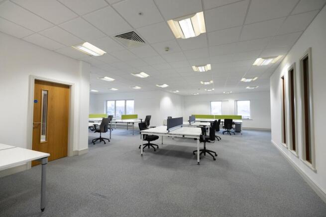 Office (33) 1600sqft