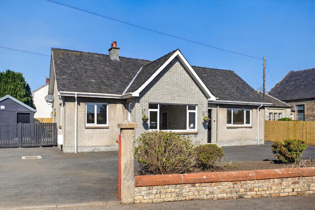 Main image of property: 6 Crosshouse Road, Kilmaurs, KA3 2SA