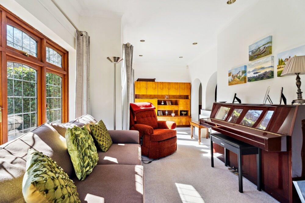 House in Denham Green, Denham - More