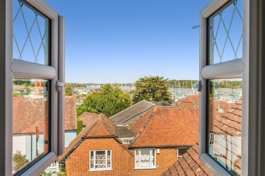 House in Southampton - View 4