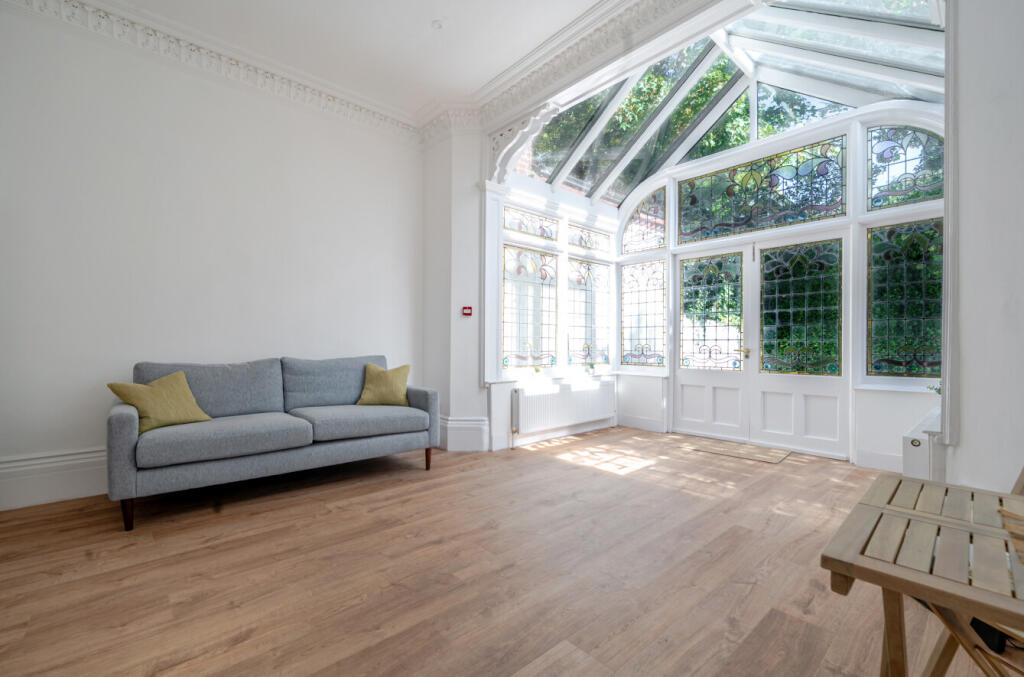 Apartment in Brighton, Round Hill - View 5