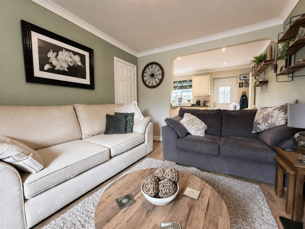 House in Warwick, Woodloes Park - View 4