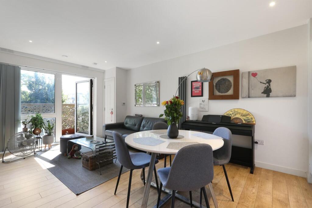 Main image of property: Lomond Grove, London, SE5