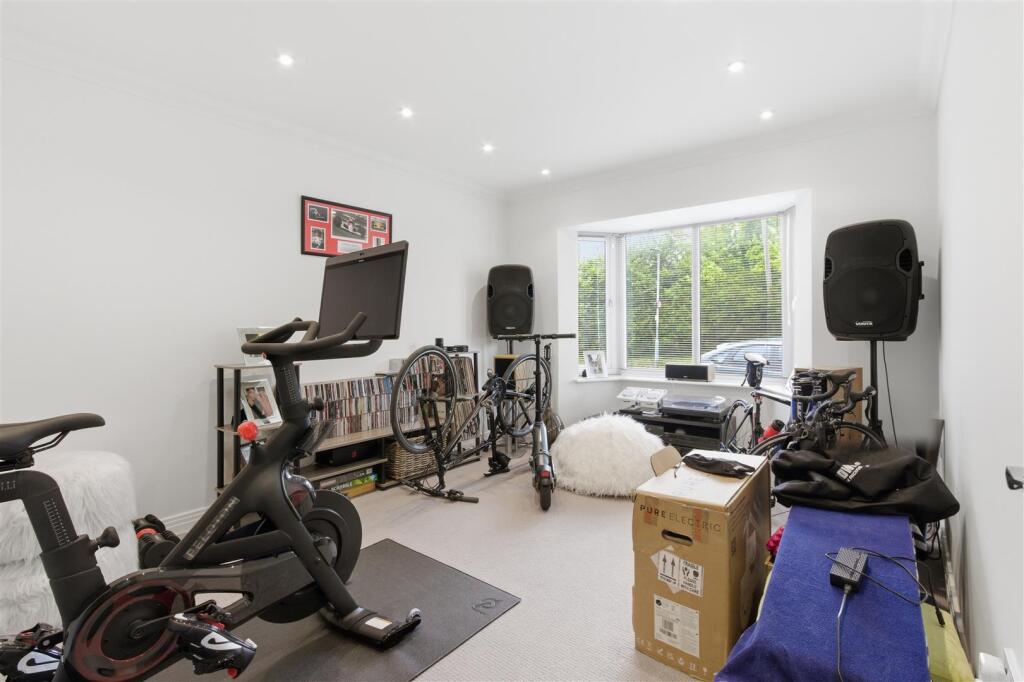 Twysdens Terrace, Welham Green - More