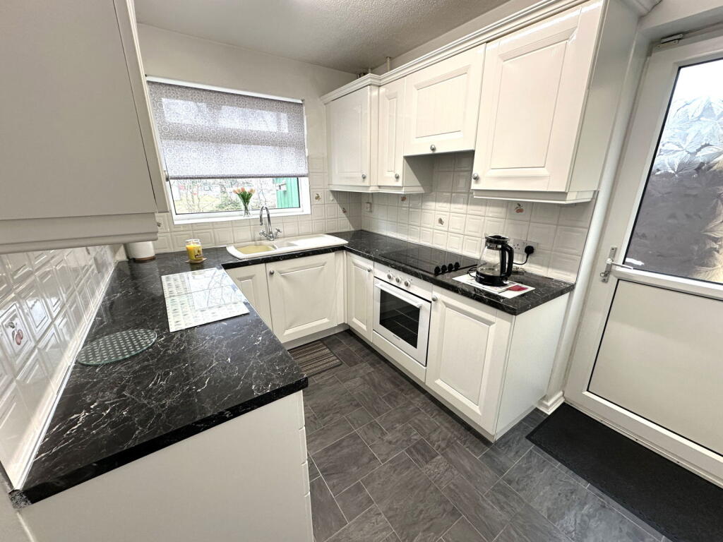 Penthorpe Drive, Royton photo 2
