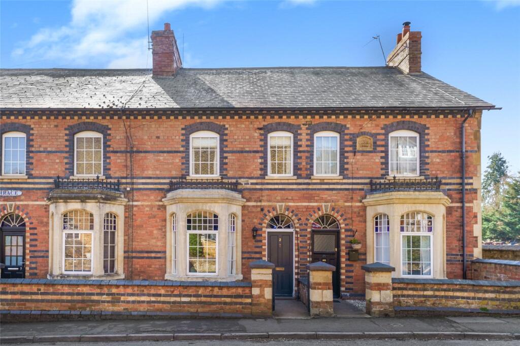 Main image of property: Eastern Terrace, East Street, Bodicote, Oxfordshire, OX15