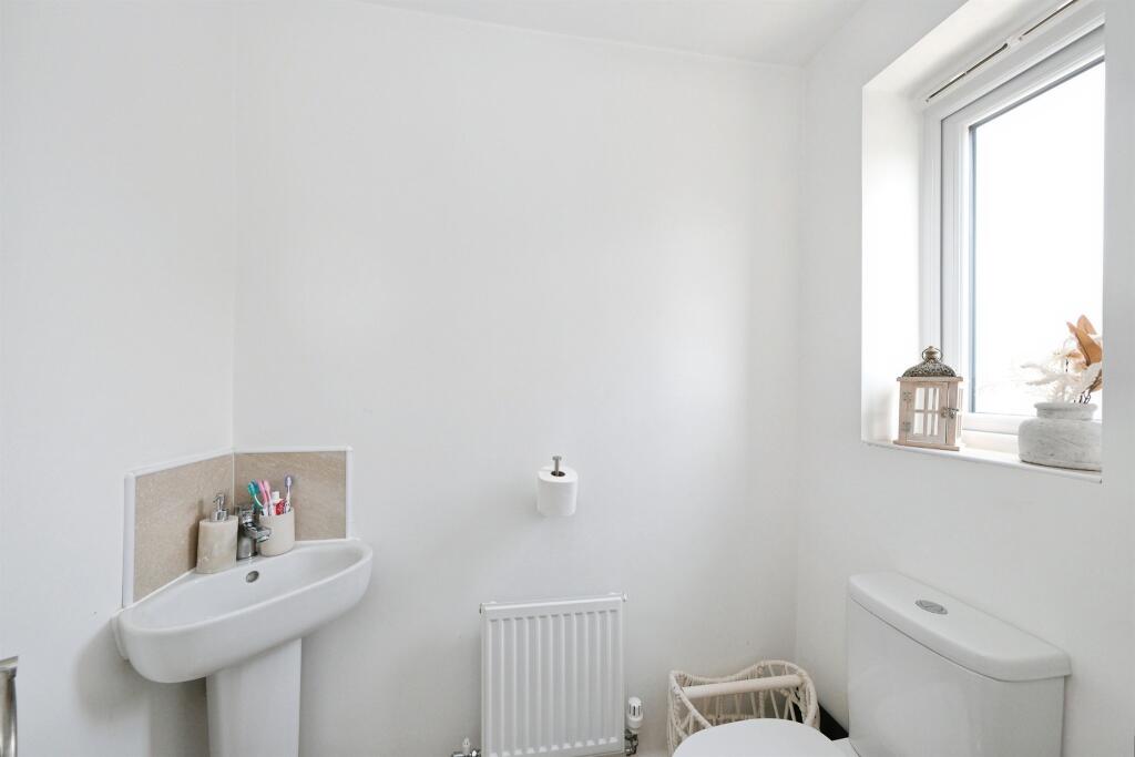 House in Chesterfield, Grassmoor, Hasland and Winswick - View 4