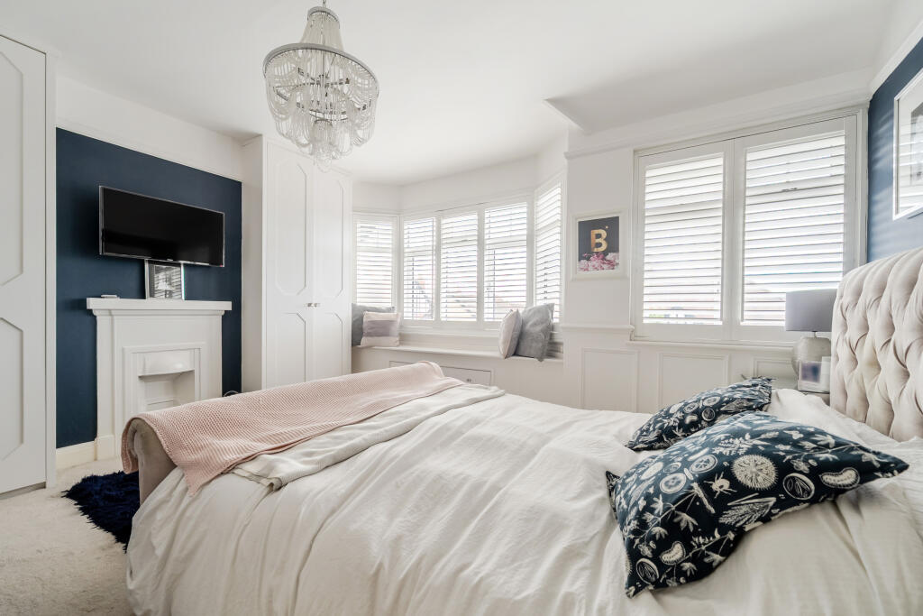 House in Maidenhead, Windsor and Maidenhead - More