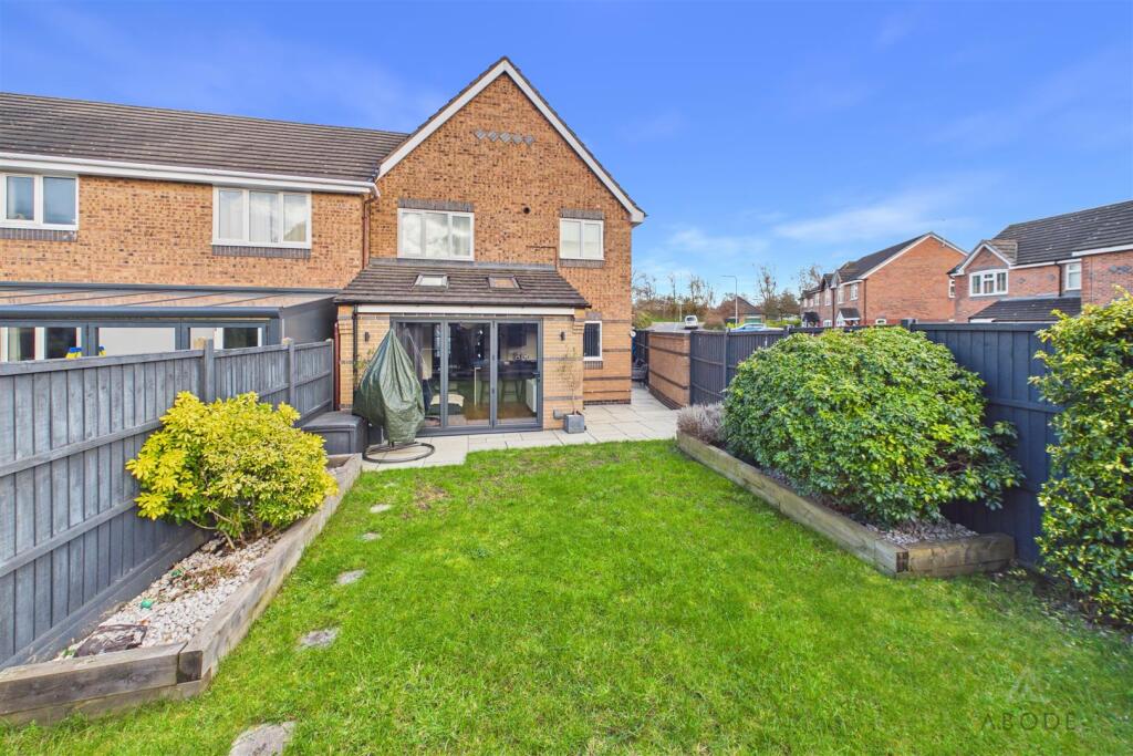 House in East Staffordshire, Stretton - View 2