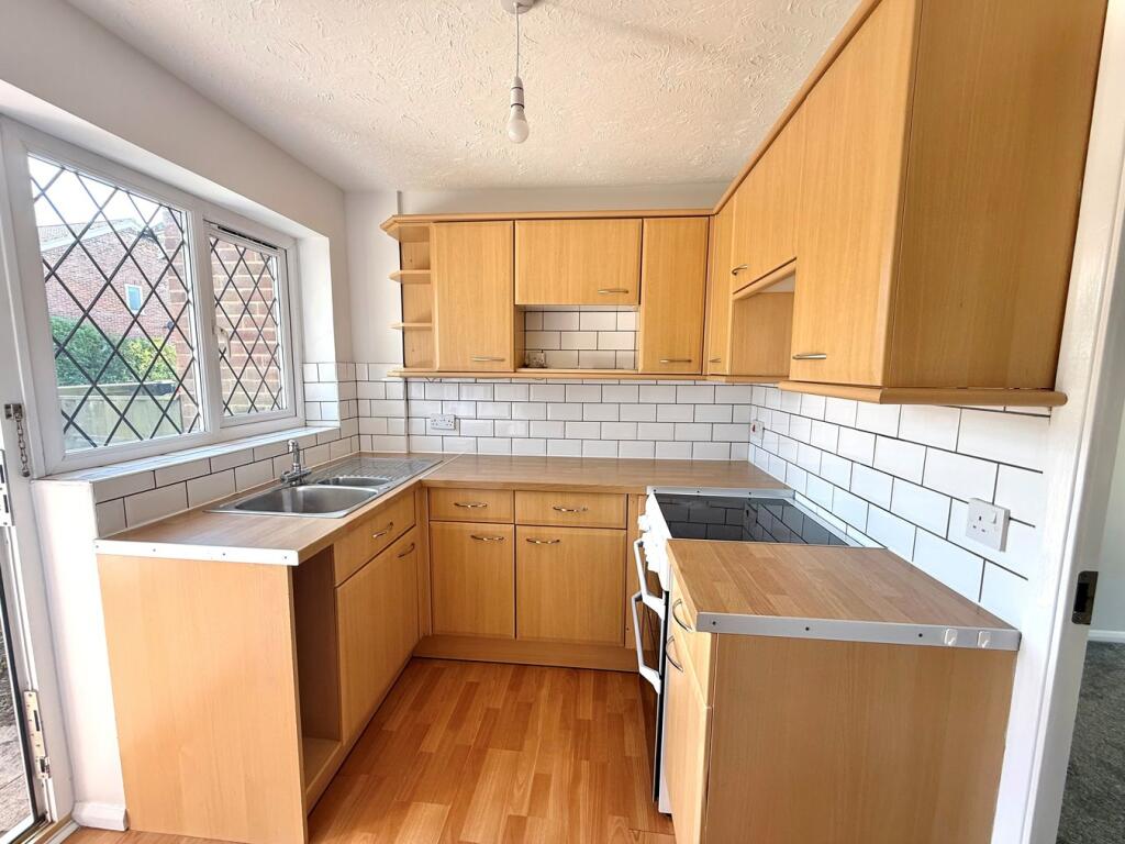 House in Binfield, Temple Park - View 2
