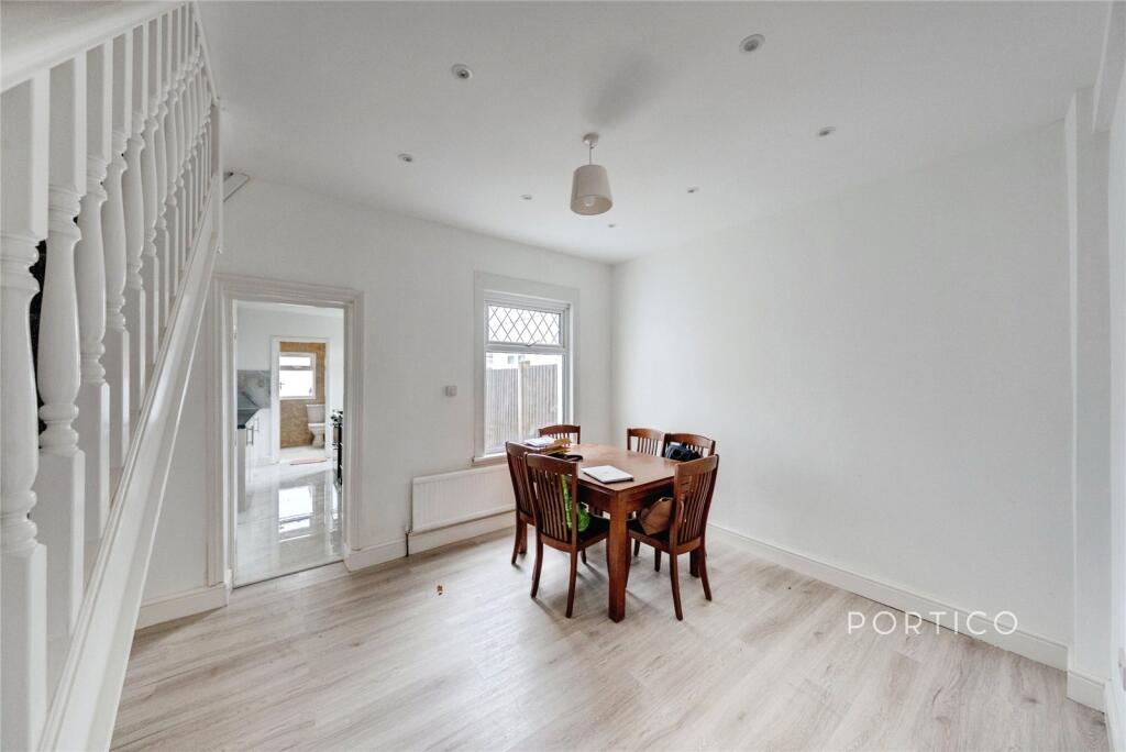 House in London - View 2