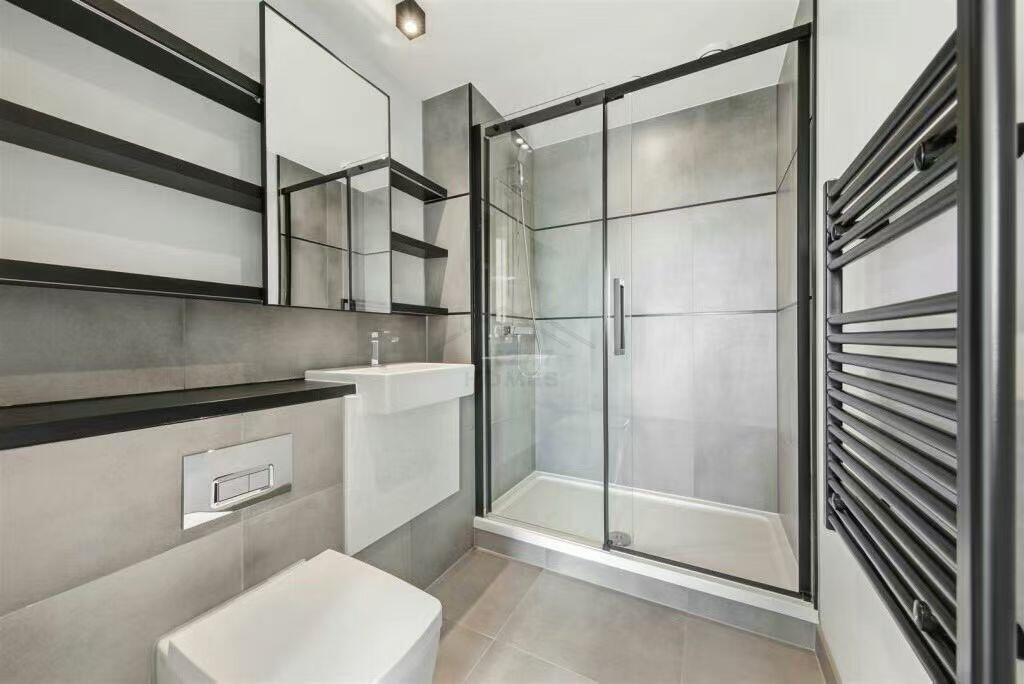 Apartment in London - View 5