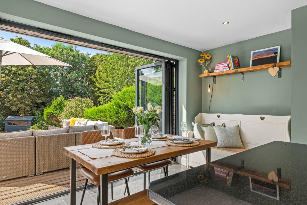 House in Croydon - More