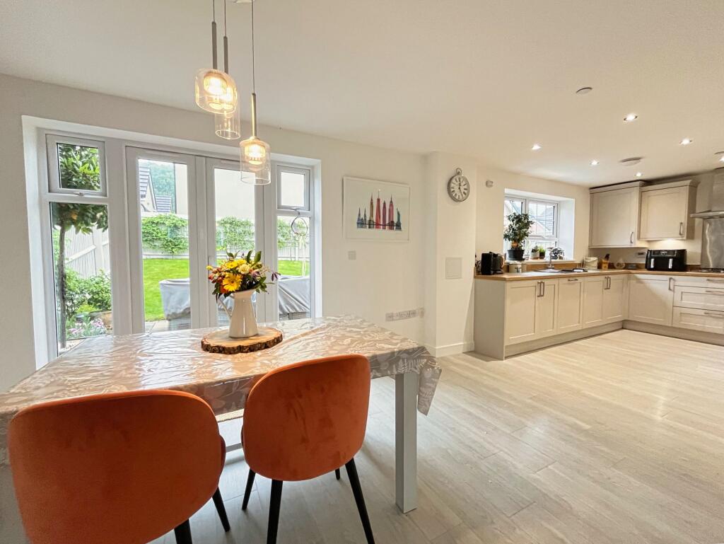 House in Cowbridge, Llanblethian - View 3