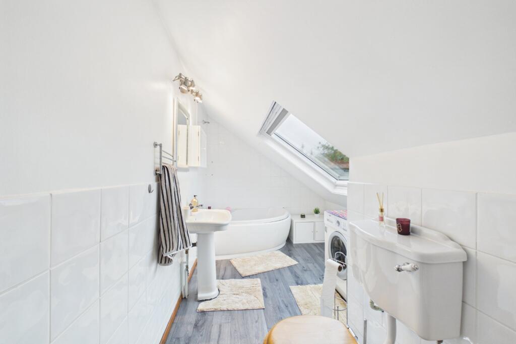Apartment in Reading - View 5