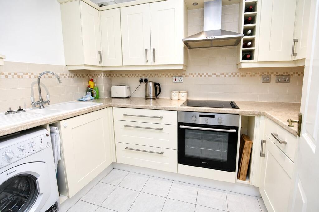 Apartment in Portsmouth - View 3
