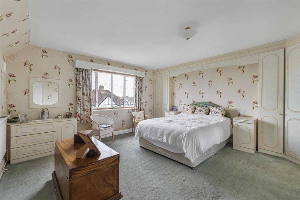 House in Bromley, Pickhurst, Hayes - View 4