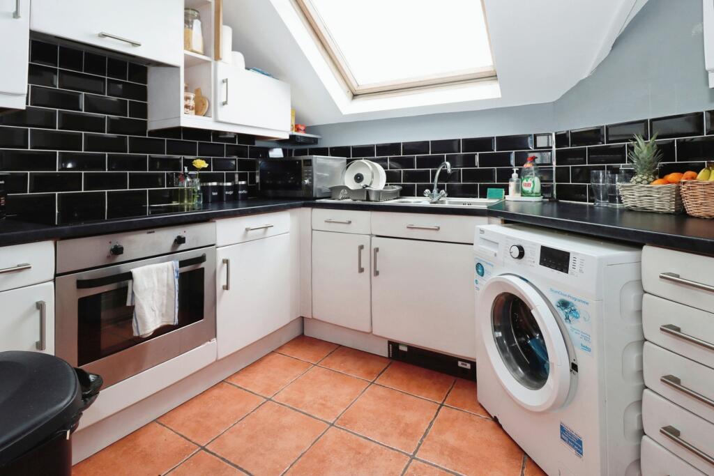 Apartment in Bristol, Staple Hill and Mangotsfield - View 5