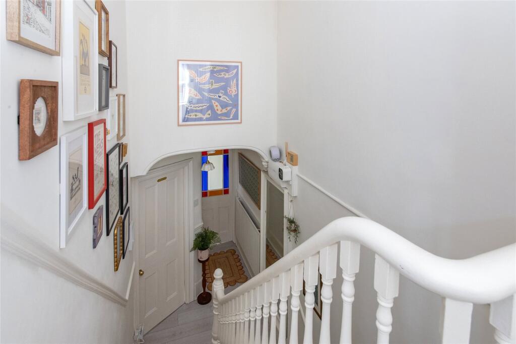 Apartment in London - More