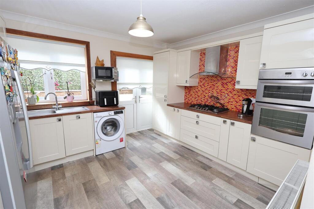 House in Paisley, Inverclyde - View 2