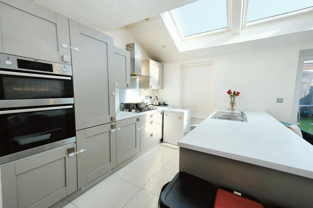 Blyth Avenue, Eccles, M30 photo 3