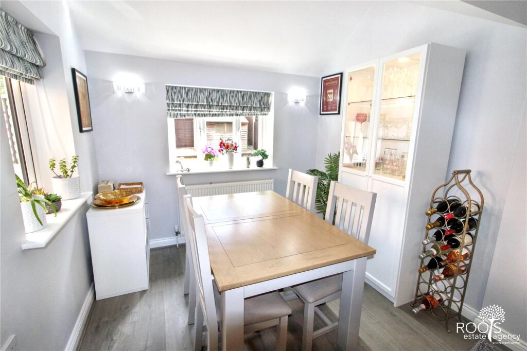 House in Thatcham, Colthrop - More