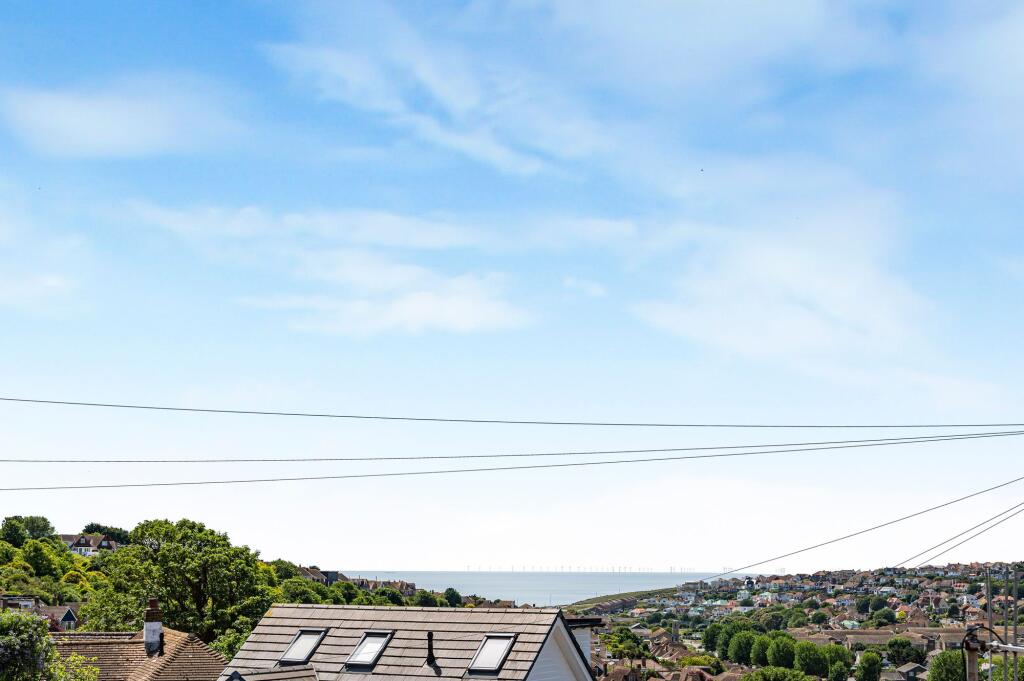 House in Brighton, Saltdean - More