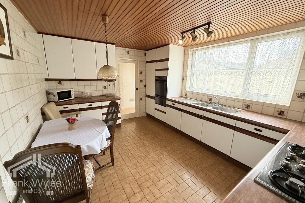 Clifton Drive North, Lytham St. Annes, Lancashire photo 3