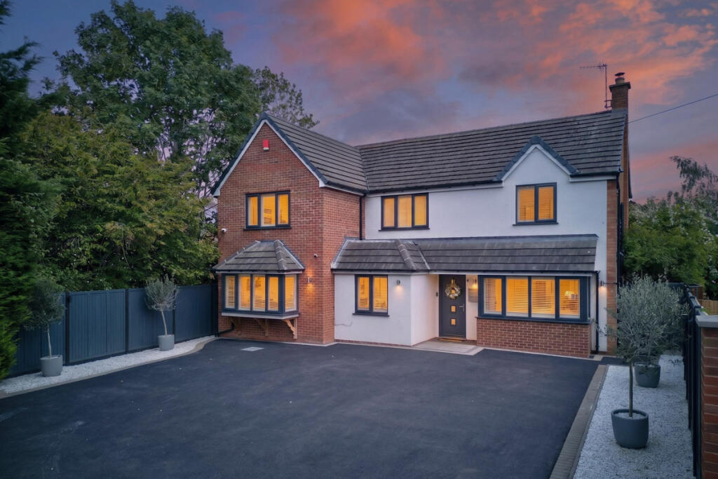 Main image of property: Worcester Road, Wychbold, Droitwich Worcestershire WR9 7PF