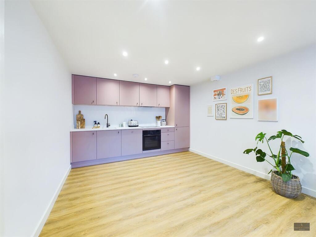 Apartment in Exeter - View 3