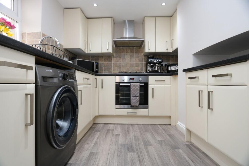 Queen Street, Barry, CF62 photo 5