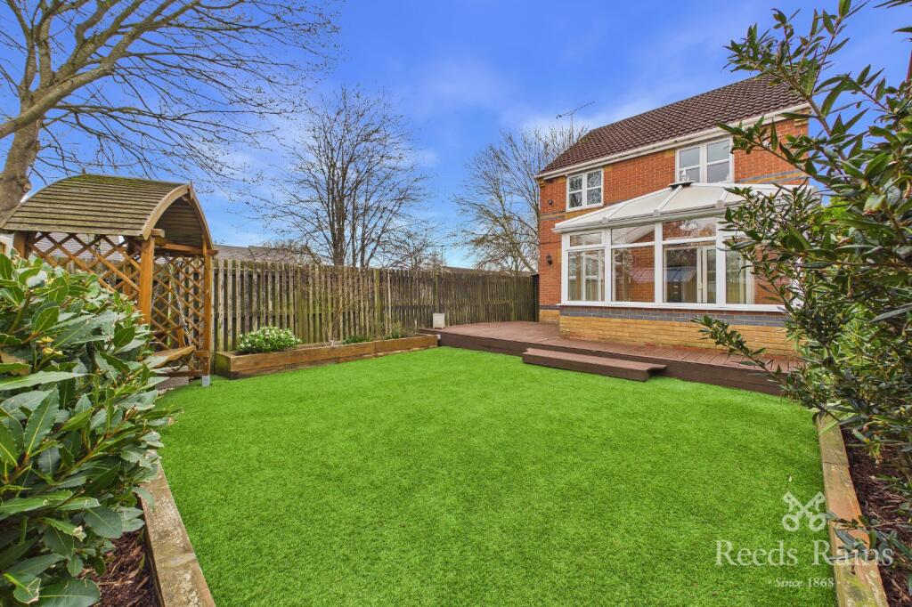 3-bed detached on Beachill Drive, Havercroft, Wakefield, West Yorkshire, WF4, £240,000