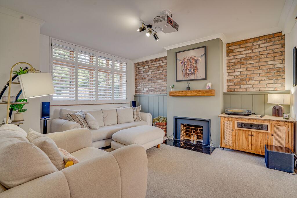 House in Eastleigh, Millers Dale South, Chandler's Ford - View 4