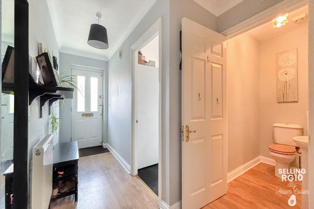 House in Reading, Charvil - More