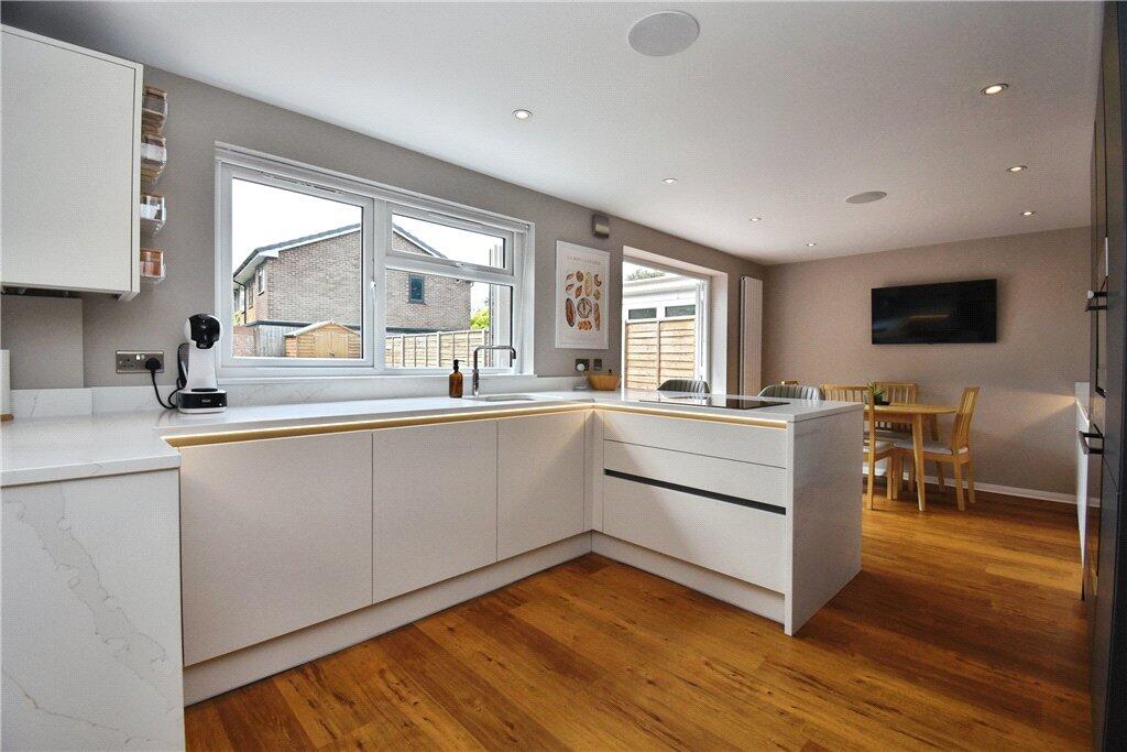 Viney Avenue, Romsey, Hampshire photo 4