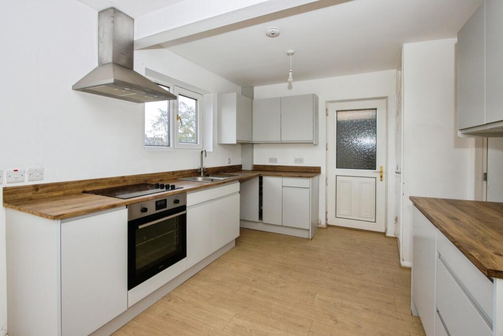 Queen Elizabeth Drive, Normanton, Wakefield, West Yorkshire photo 3