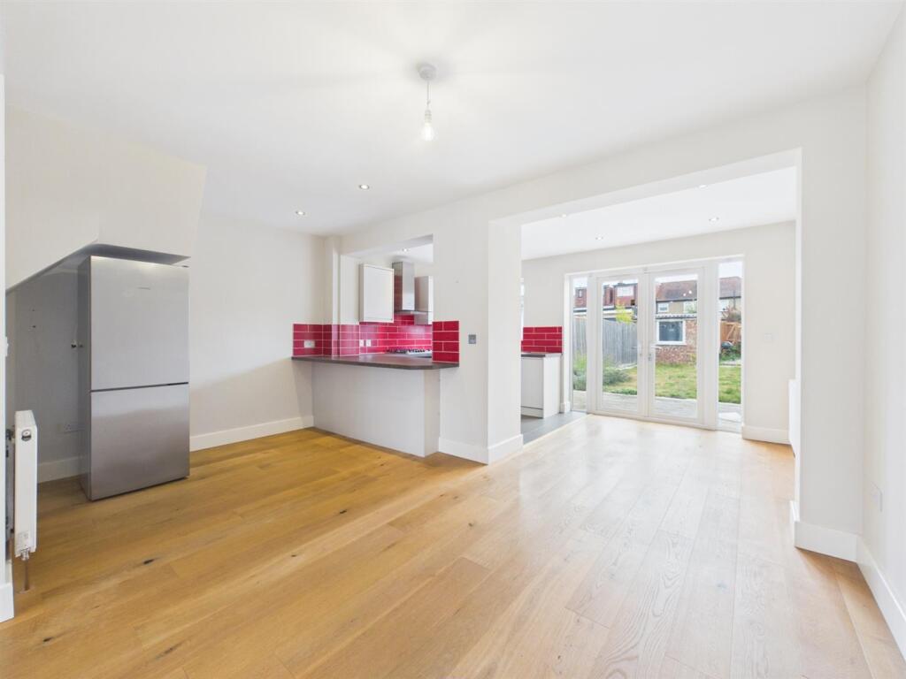 House in Harrow - View 5