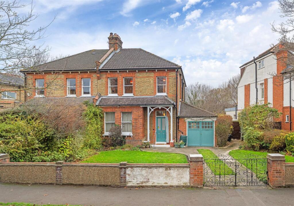Main image of property: Reddons Road, Beckenham, Bromley, Kent, BR3