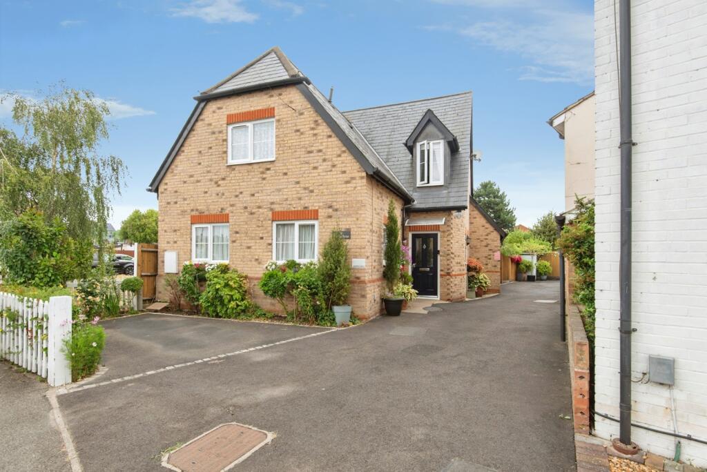 Main image of property: High Street, Arlesey, Bedfordshire, SG15