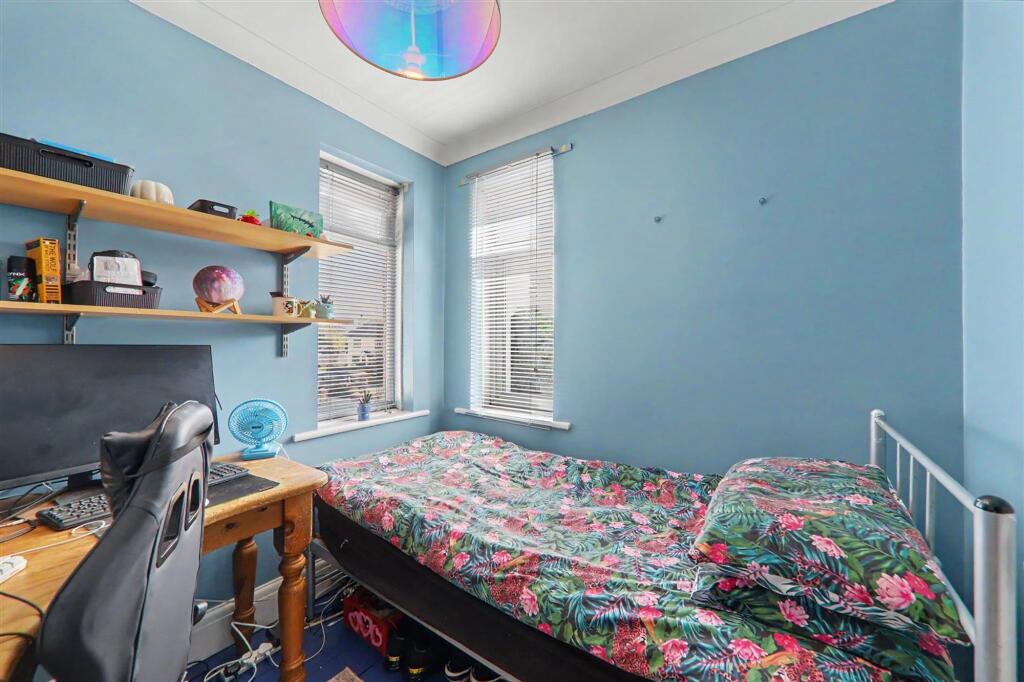 House in Brighton - View 4