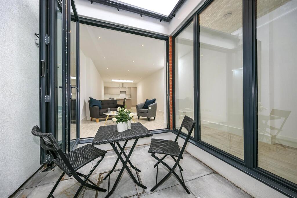 Apartment in Twickenham - More