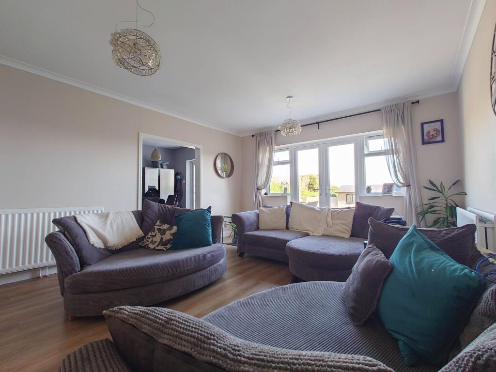 Ambleside Avenue, Peacehaven photo 4