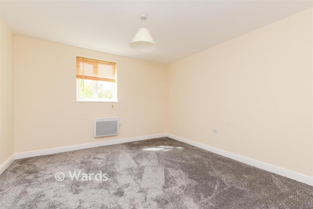 2-bed flat on Waterside, Gravesend, Kent, £225,000