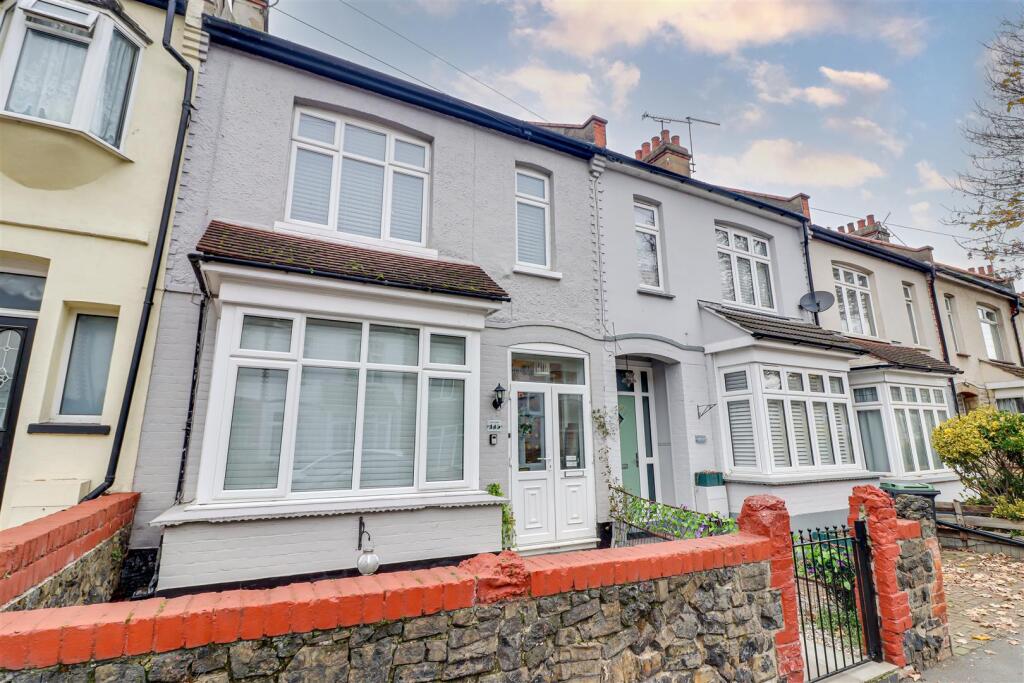 Main image of property: Silverdale Avenue, Westcliff-on-Sea