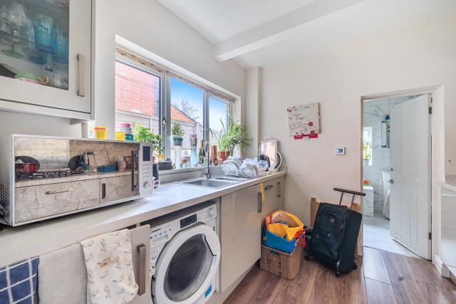 Lawrence Road, Tilehurst, Reading – pohled 4