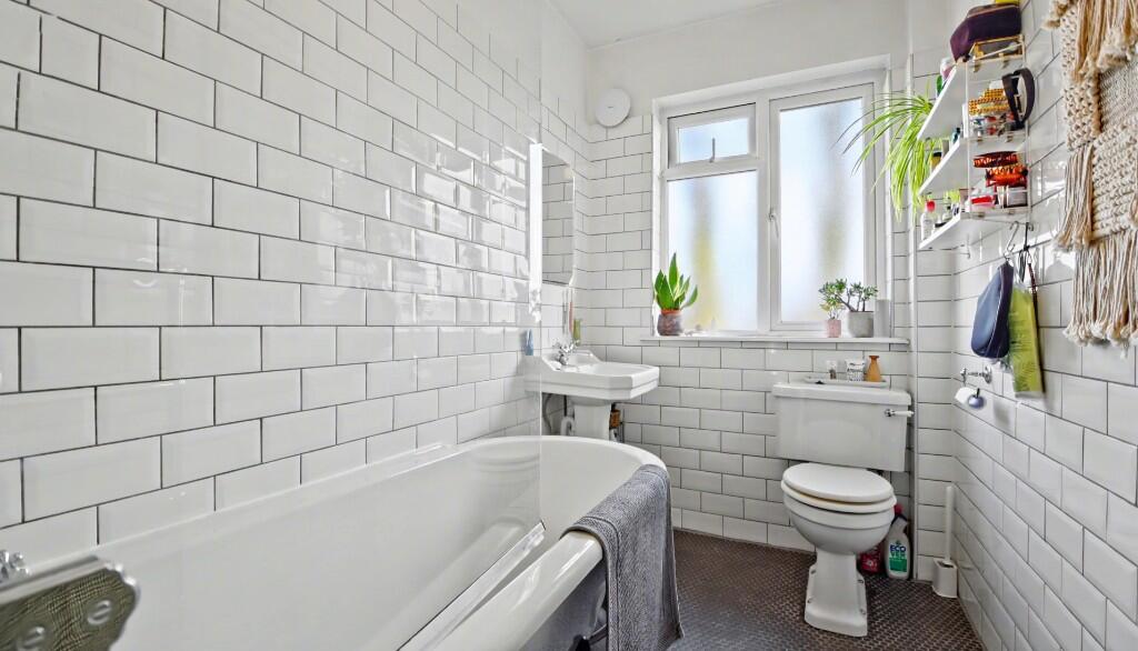 Carleton Road, Tufnell Park, London, N7 - More