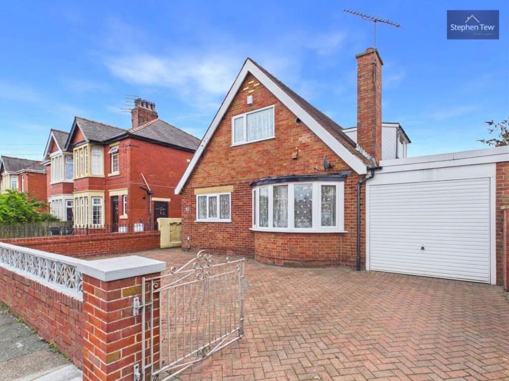 4-bed detached on Balham Avenue, Blackpool, FY4, £325,000