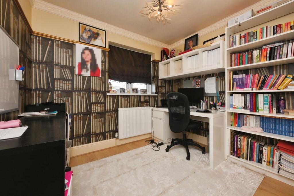House in Enfield - View 4