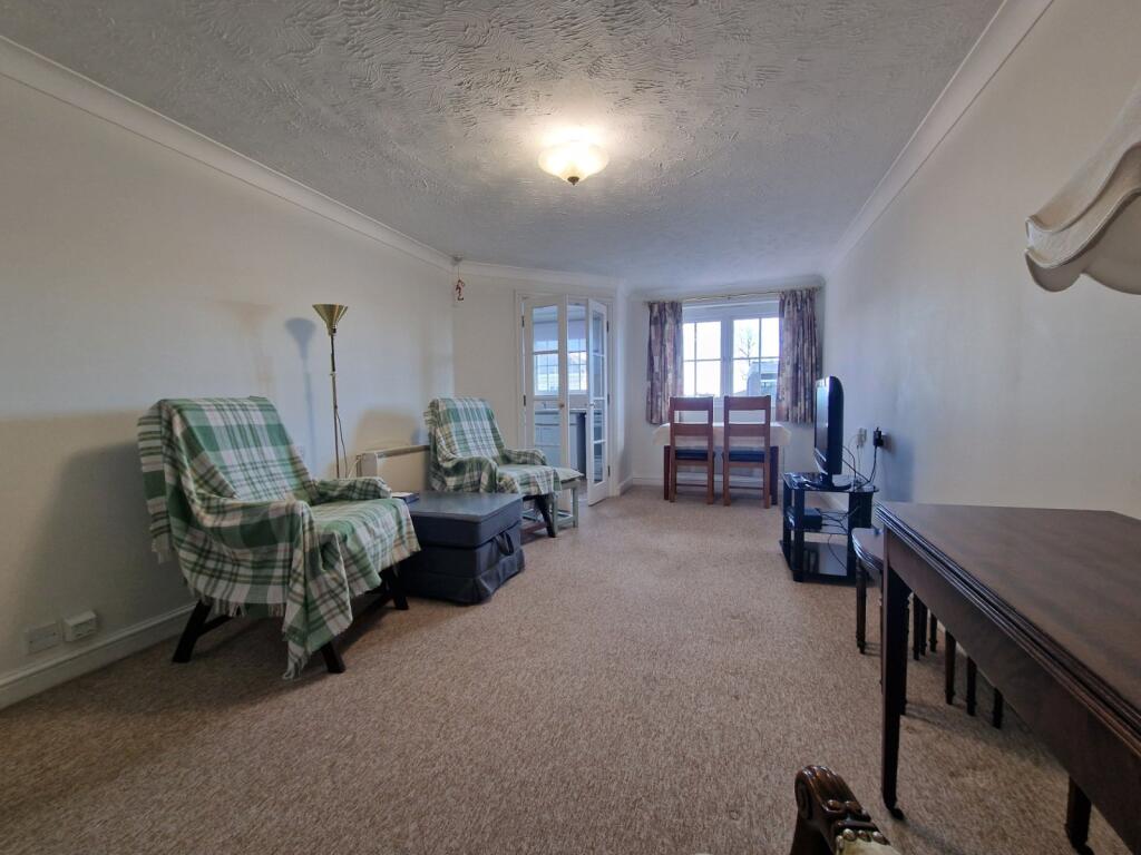 Apartment in Portsmouth, Southsea - View 4
